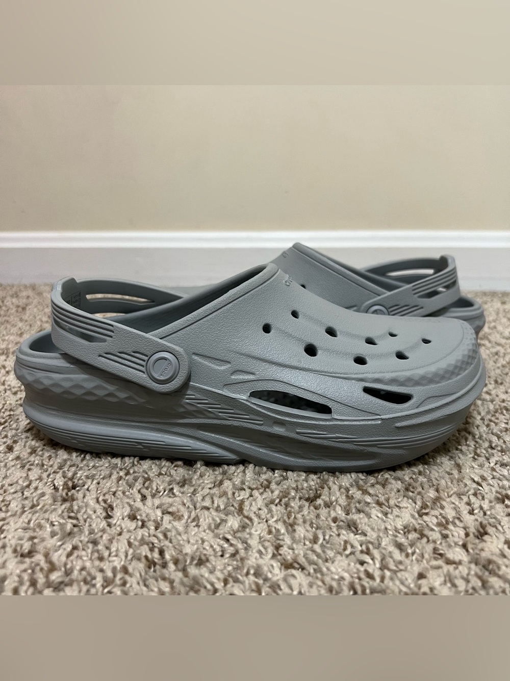 CROCS Off Grid Clog Sandals Gray Youth Size J5